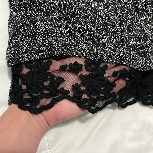 Dex knitted sweater with lace details - Picture 10 of 10